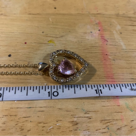 Avon Dpuble Heart Pendant Necklace goldtone pink crystal NIB 2007 - Picture 2 of 6